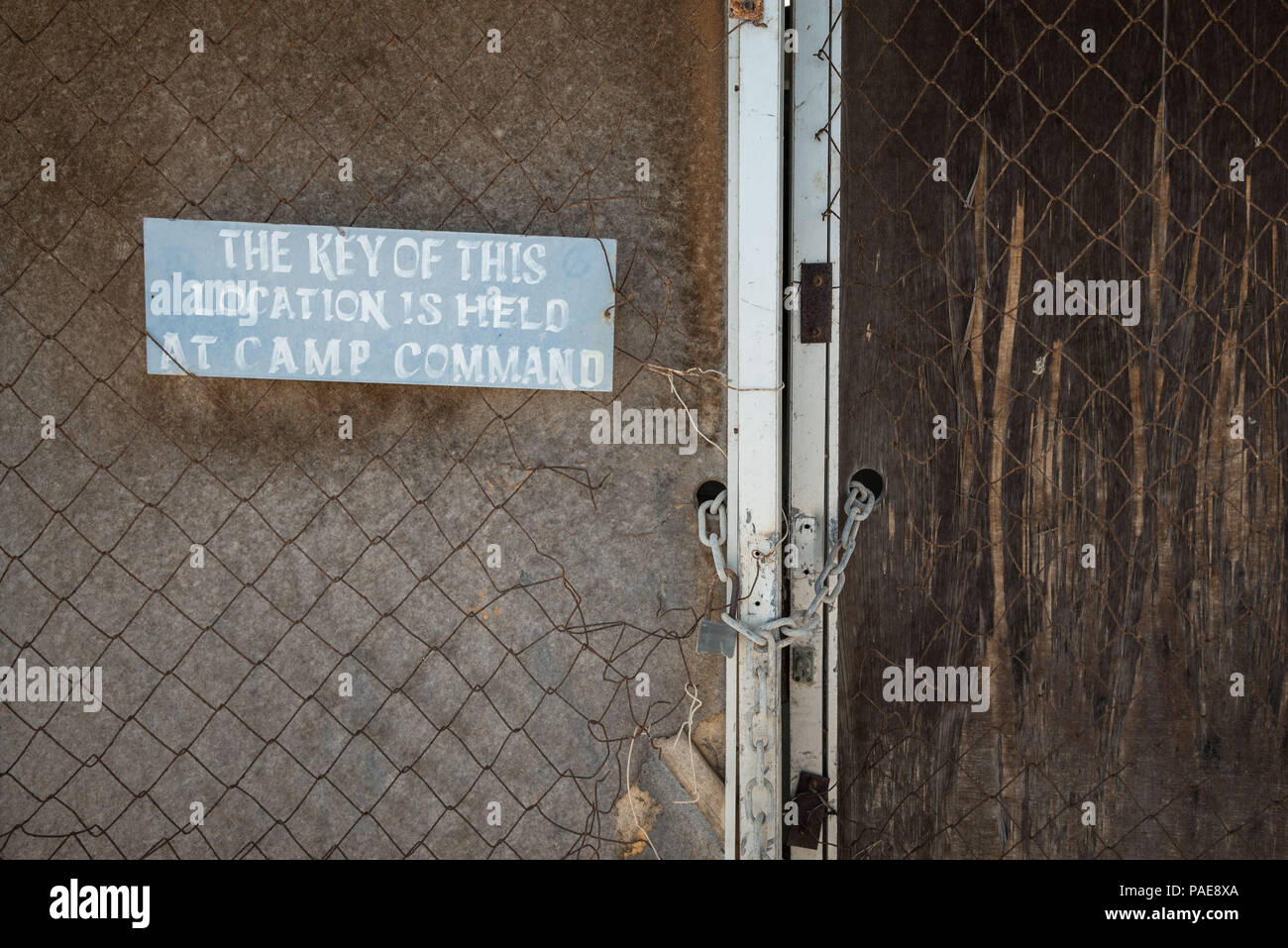 Eine verschlossene Tür in der verlassenen Nikosia International Airport Stockfoto