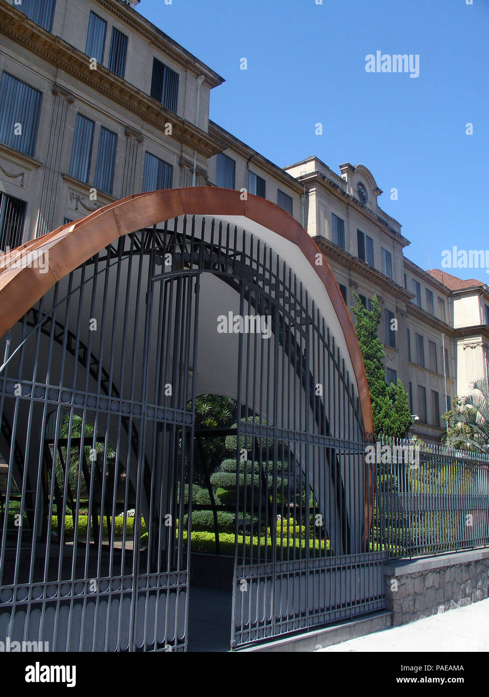 Gebäude, Arquidiocesano Schule, Domingos de Moraes Avenue mit Pedro de Toledo Street, Vila Mariana, São Paulo, Brasilien Stockfoto