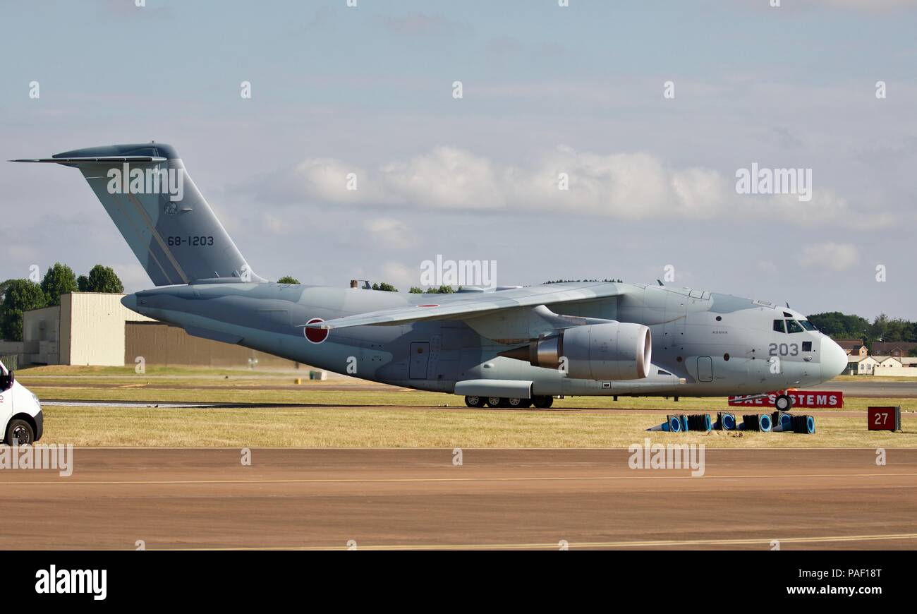 Japanischen Kawasaki C-2 Transportflugzeug Premiere Besuch im Vereinigten Königreich für das Jahr 2018 das Royal International Air Tattoo Stockfoto