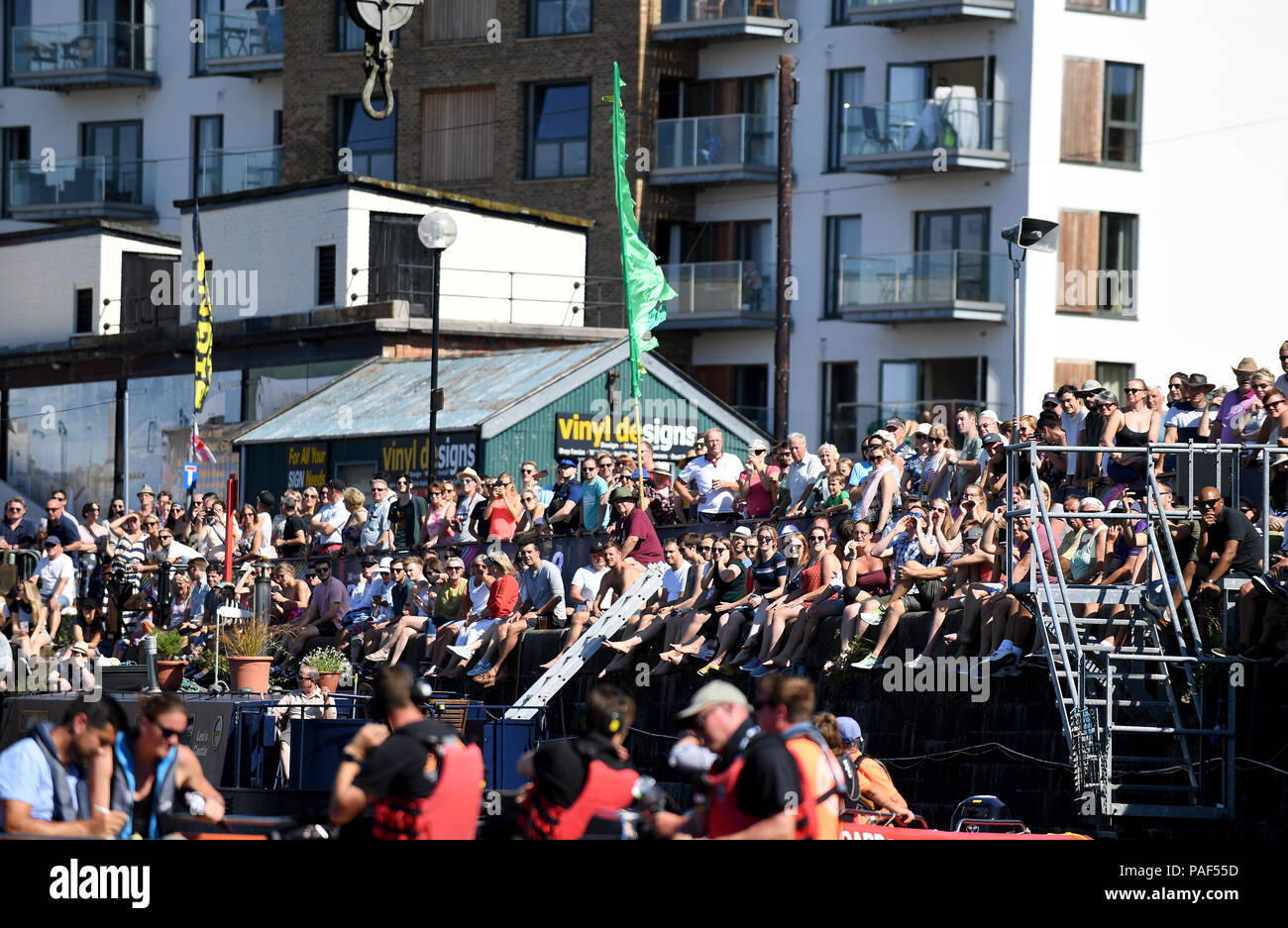 Eine allgemeine Ansicht der Massen während der Power8-Sprints am Hafen von Bristol, Bristol. PRESS ASSOCIATION Foto. Bild Datum: Sonntag, 22. Juli 2018. Photo Credit: Simon Galloway/PA-Kabel Stockfoto