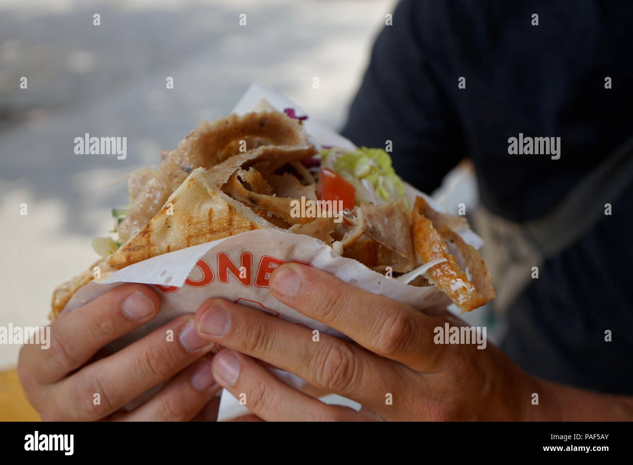 Berlin Döner Kebap/Kebab - Türkische Fast Food Stockfoto
