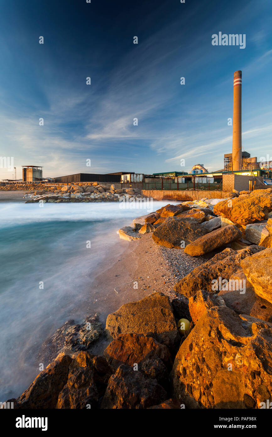 Schönen Sonnenaufgang am Strand von Carboneras Stockfoto