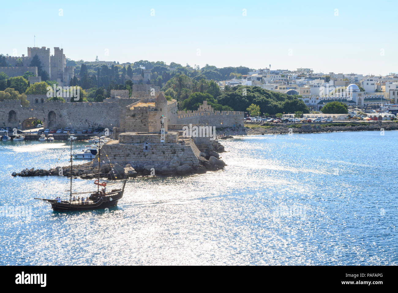 Luftbild Altstadt (Zitadelle) und neue Stadt Teil von Rhodos, Dodekanes, Griechenland Stockfoto