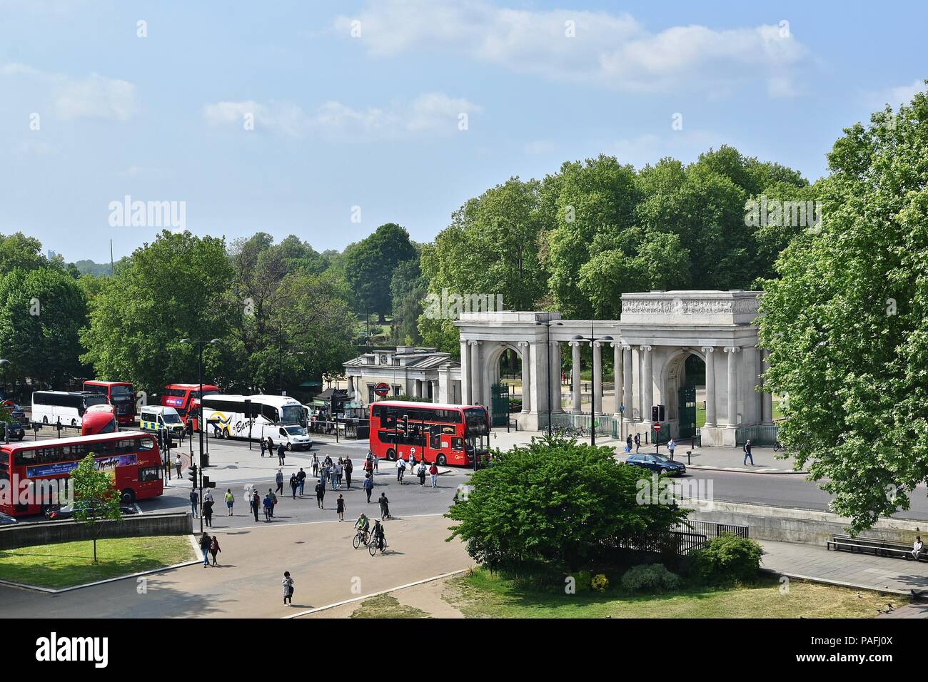 Die Ansicht um Wellington Arch, Hyde Park Corner und Apsley House, Westminster, London, Vereinigtes Königreich Stockfoto