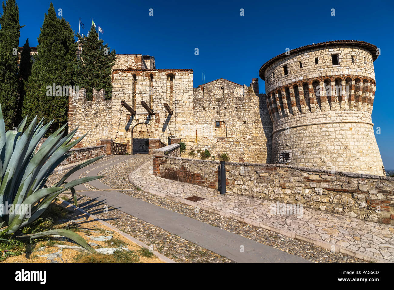 Burg auf dem Hügel Cidneo Chidneo () im Nordosten der Altstadt von Brescia. Italien Stockfoto