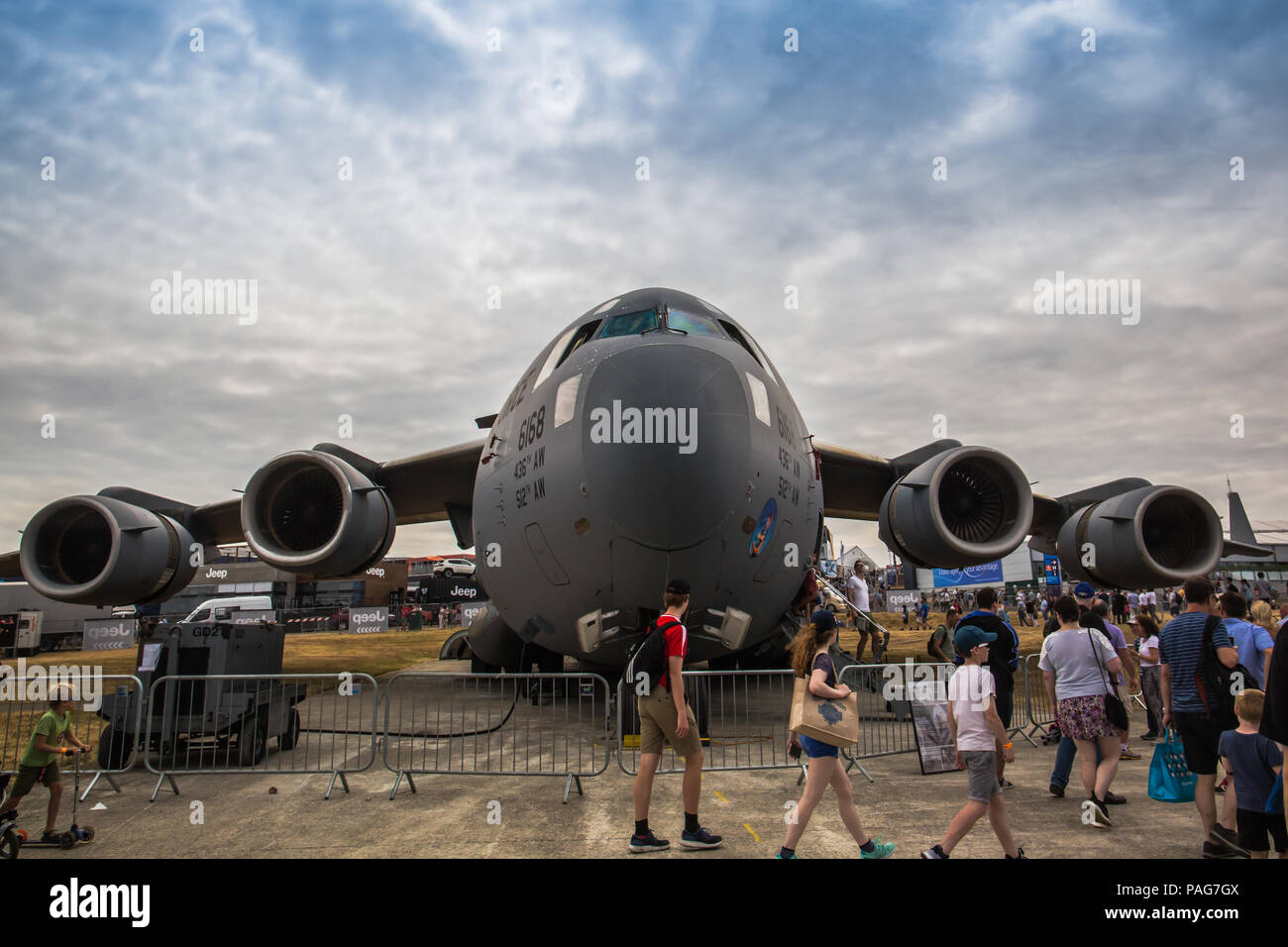 Die Boeing C-17 Globemaster III große militärische Transportflugzeuge Anzeige in der Farnborough Airshow 2018. Stockfoto