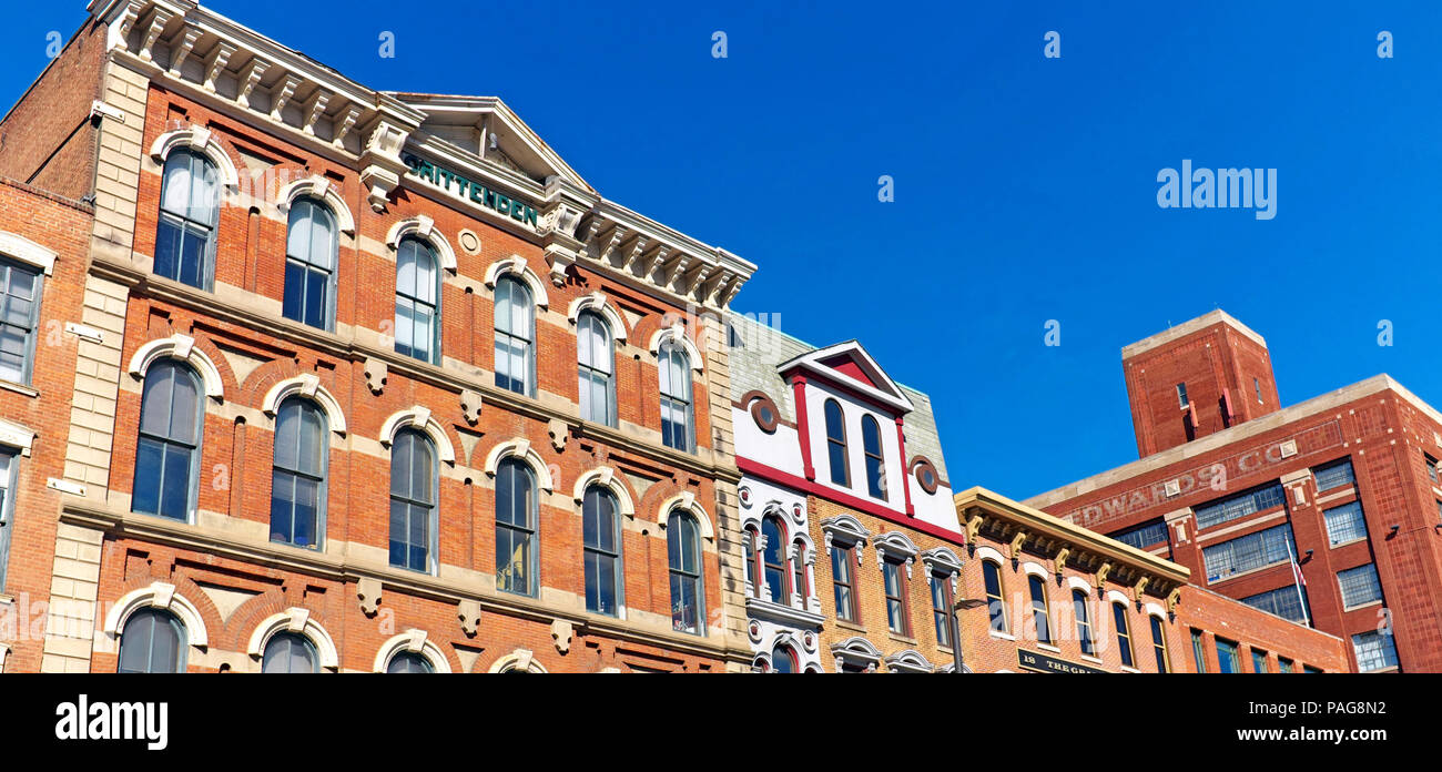 Historisch erhaltenen Gebäude im Cleveland Ohio Warehouse District auf der West 6th Street in der Innenstadt von Cleveland, Ohio USA. Stockfoto