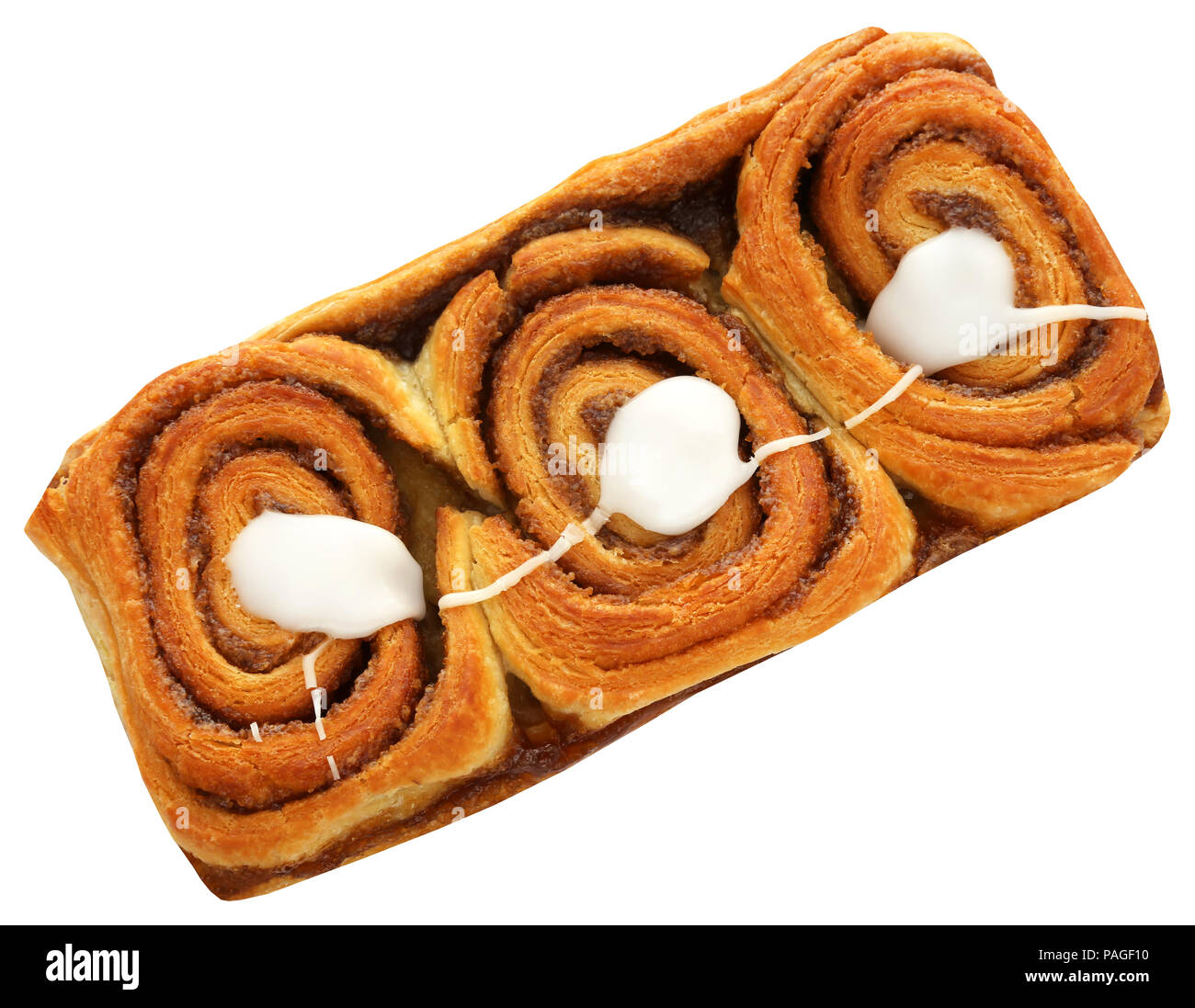 Nahaufnahme eines Cinnamon Bun vor weißem Hintergrund Stockfoto