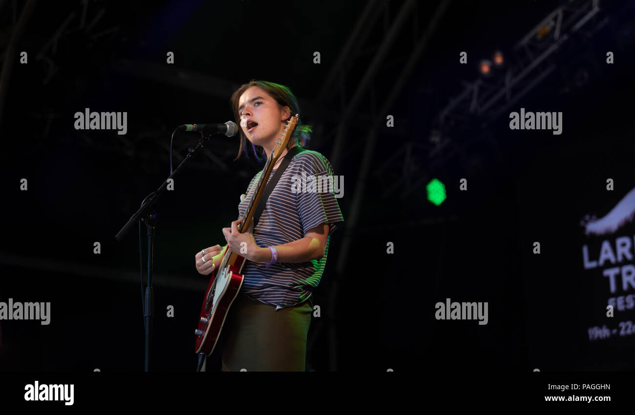 Dorset, Großbritannien. 22. Juli 2018. Ziege Mädchen spielen auf der Hauptbühne am larmer Tree 2018 Sonntag, den 22. Juli 2018 Credit: Paul Bevan/Alamy leben Nachrichten Stockfoto