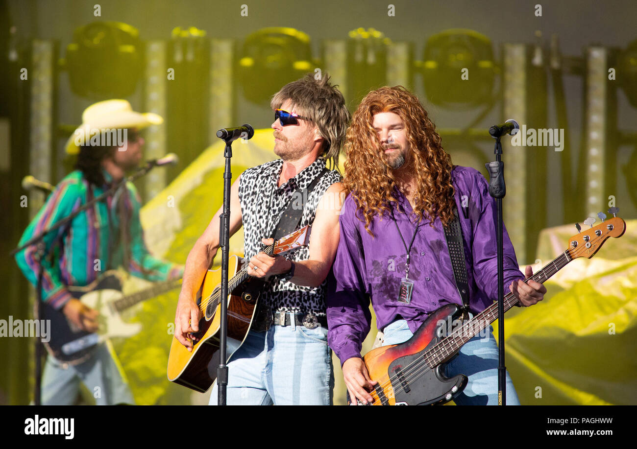 Indianapolis, Indiana, USA. 21. Juli 2018. Dierks Bentley Band die Bolo Jungen Bluegrass Band Perfoms an Ruoff Home Mortgage Music Center am 21. Juli 2018 in Indianapolis, Indiana Credit: Lora Olive/ZUMA Draht/Alamy leben Nachrichten Stockfoto