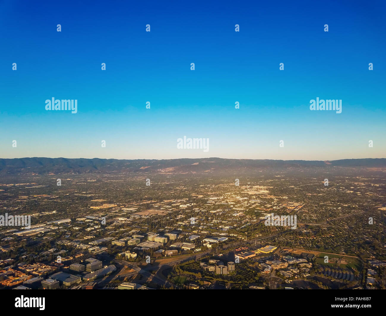 Luftaufnahme auf Silicon Valley, Kalifornien, einem der bekanntesten High-Tech-Zentren. Stockfoto