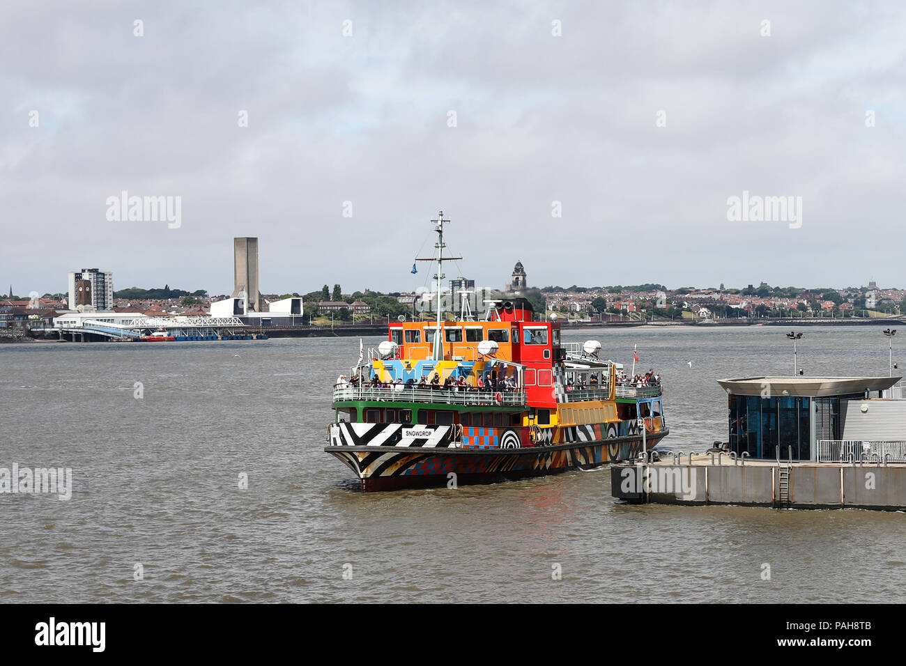 Die Fähre Schiff Schneeglöckchen zu Dock am Pierhead in Liverpool, Großbritannien bereitet Stockfoto