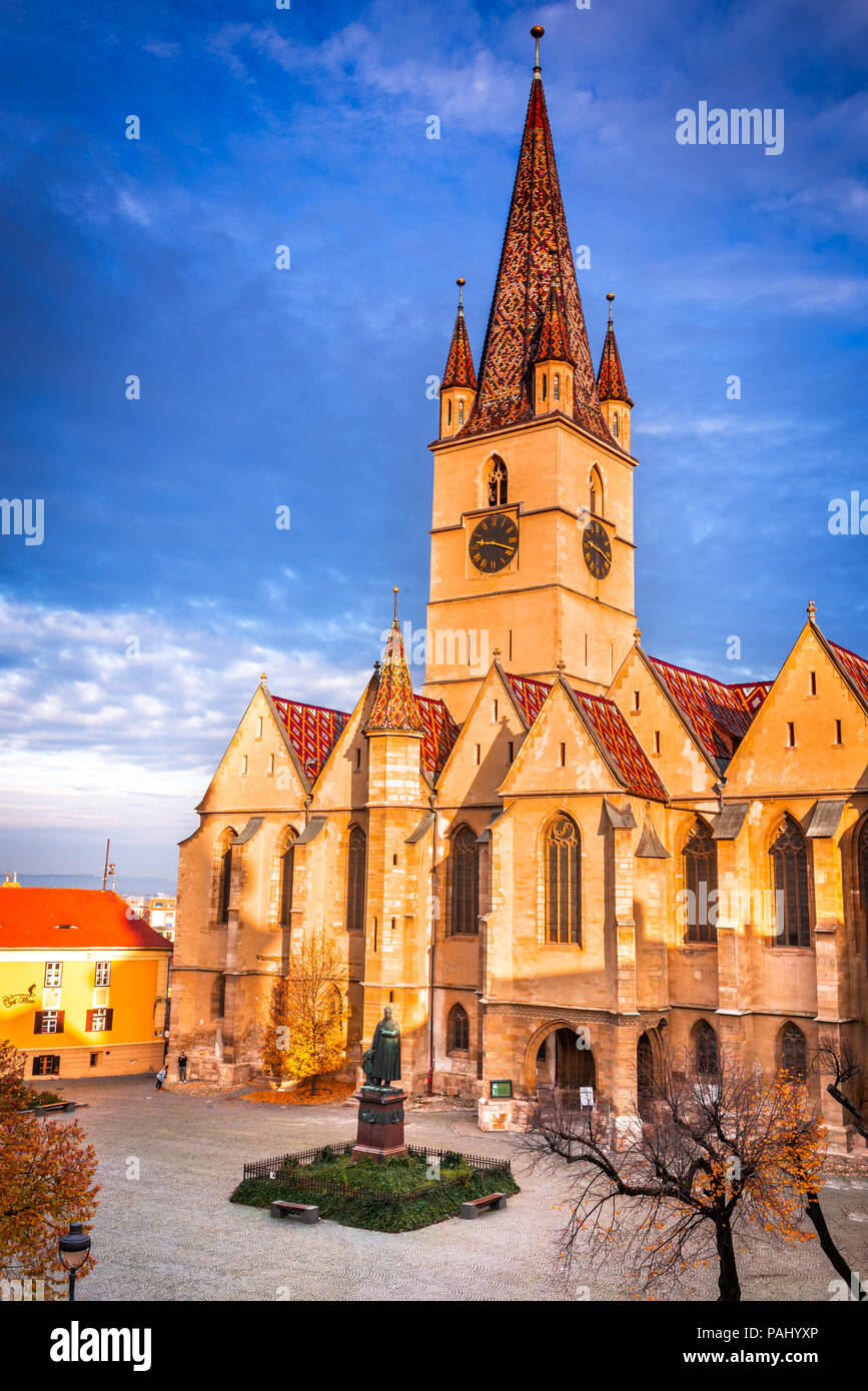 Sibiu, Rumänien. Mittelalterliche Innenstadt mit dem Dom, Siebenbürgen, Europäische Kulturhauptstadt für das Jahr 2007. Stockfoto