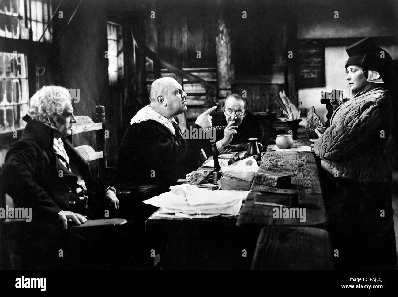 Charaktere In Der Zerbrochene Krug 1937 Lina carstens -Fotos und -Bildmaterial in hoher Auflösung – Alamy