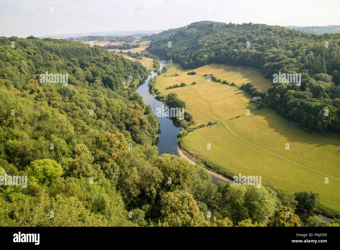 Ein Blick über den Fluss Wye an Symonds Yat Rock, Herefordshire, England, UK. Stockfoto