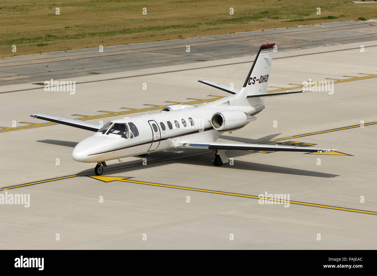 Netjets Europe Cessna 550B Citation Bravo rollt am London City Stockfoto