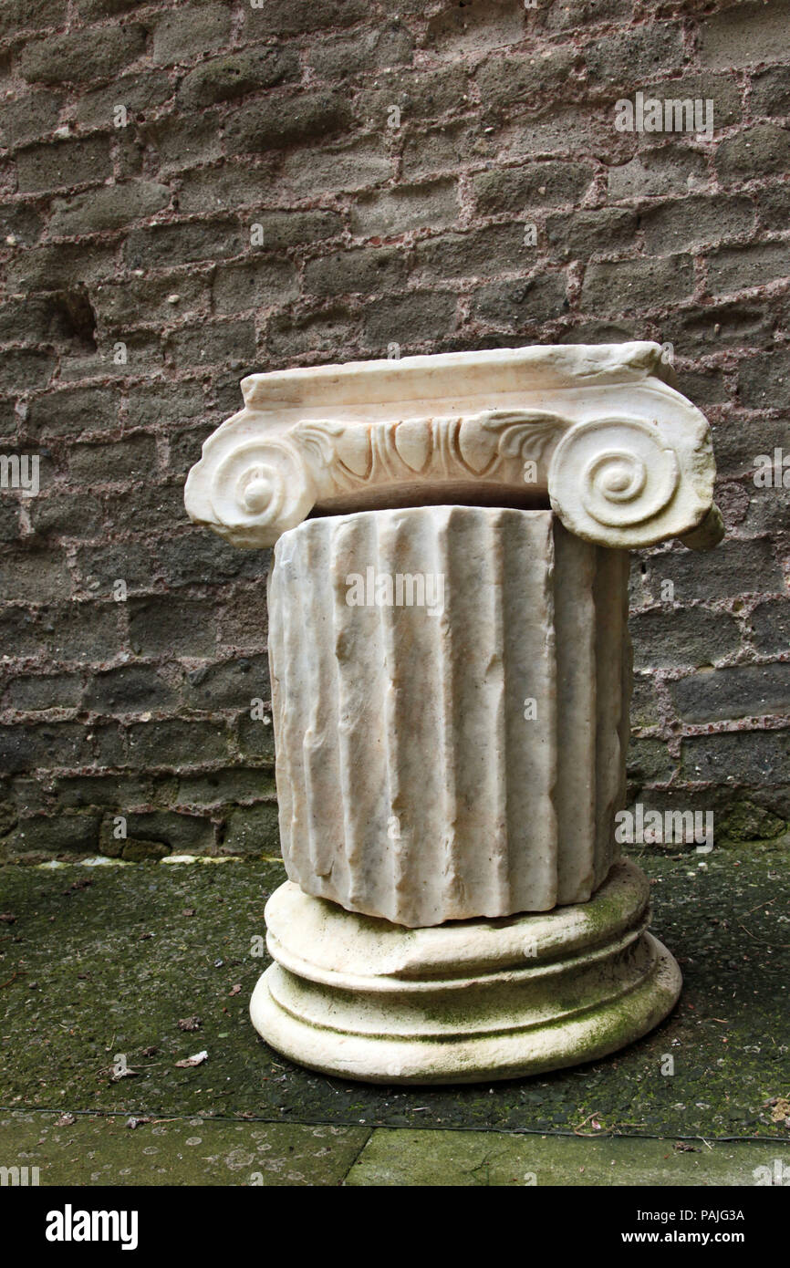 Mausoleo di Cecelia Metella - in der Spalte Detail - in der Via Appia Antica in Rom - Italien Stockfoto