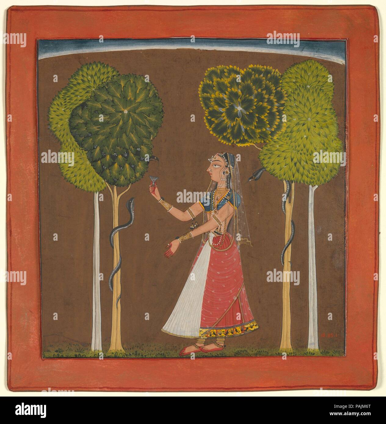 Ragini, möglicherweise Asavari: Folio aus einem Ragamala Serie. Kultur: Indien (Himachal Pradesh, mankot). Abmessungen: Bild: 7. X 6 5/8 in. (17,8 × 16,8 cm) Blatt: 8 3/8 x 8 1/8 in. (21,3 × 20,6 cm). Datum: Ca. 1700-1710. In dieser bildhafte Metapher für ein Raga (eine musikalische Phrase, die als Grundlage für die Improvisation verwendet wird), eine Dame bezaubert den Schlangen entwining die angrenzenden Bäume. Der Baum Motive Rahmen die junge Frau, gegen eine monochromatische Boden mit gewölbter Skyline gesehen, gestikulierend zu den Schlangen, die auf ihre Bewegungen reagiert. In einem verwandten Thema, die Abhiri Ragini, die Frau versorgt die Schlangen Milch fr Stockfoto