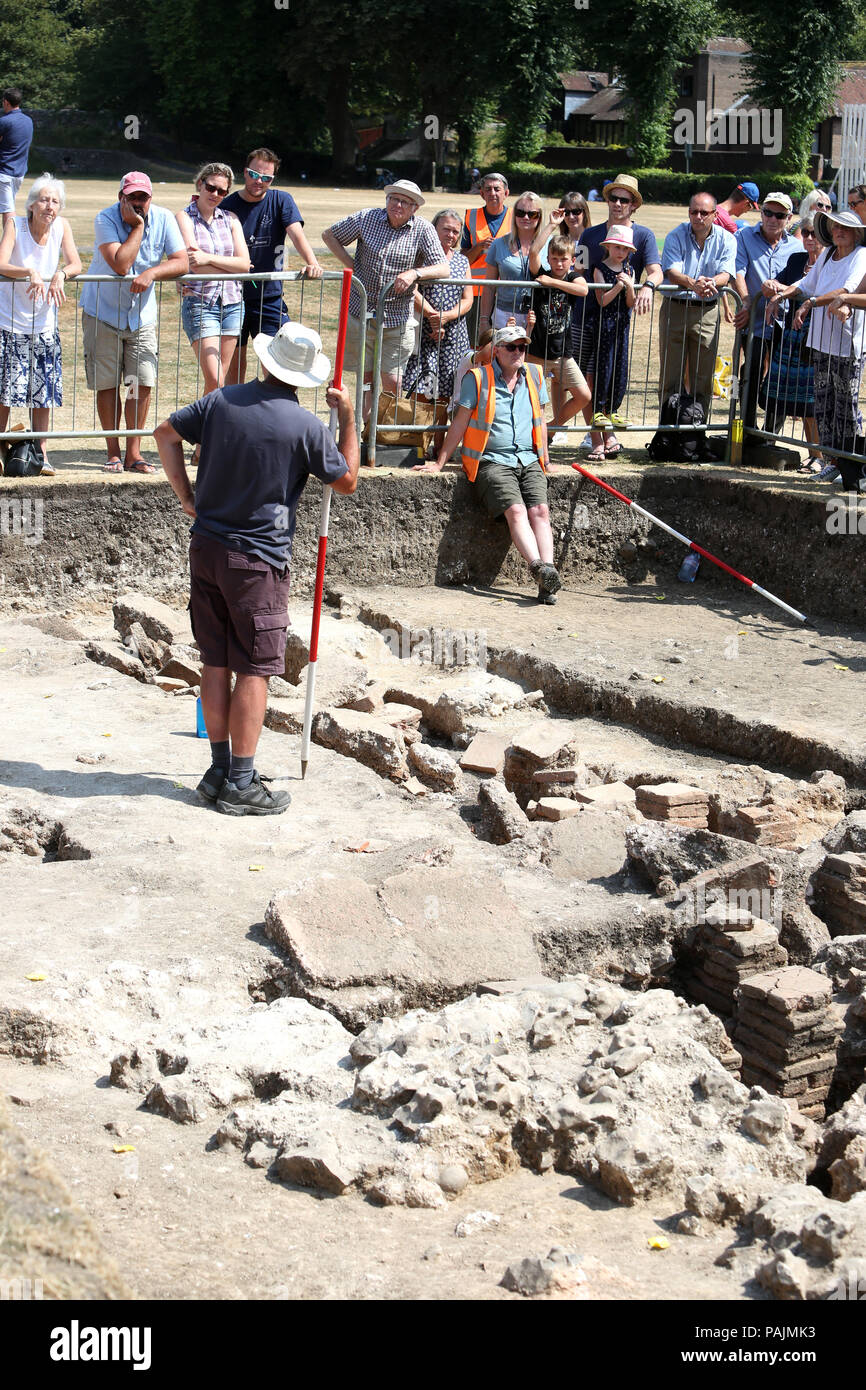 Archäologische Grabung in Priory Park in Chichester, West Sussex, UK. Stockfoto