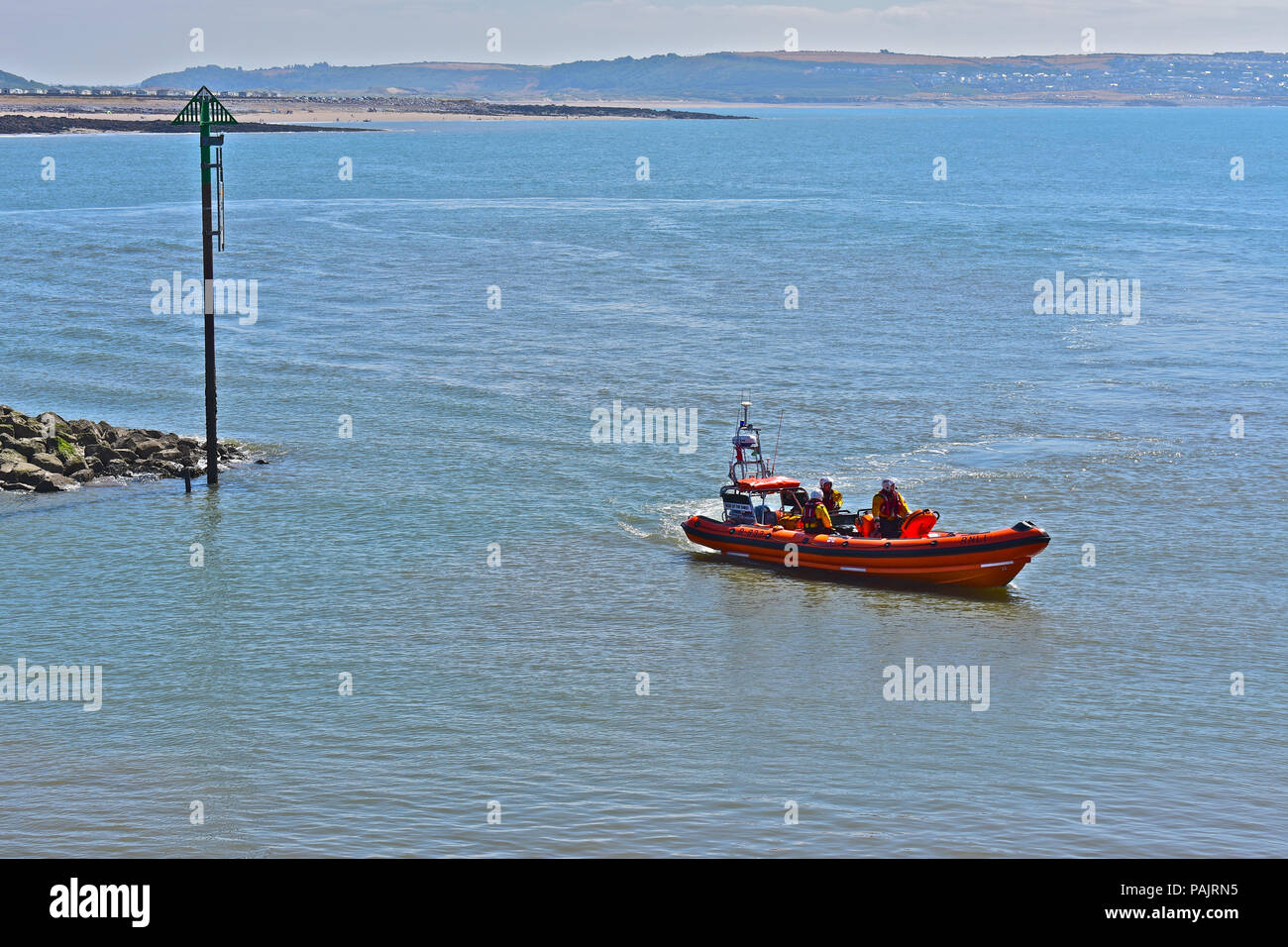 Inshore lifeboat Vorführung in der rnli Spaß Tag bei Porthcawl, South Wales am Sonntag, den 22. Juli 2018 Stockfoto