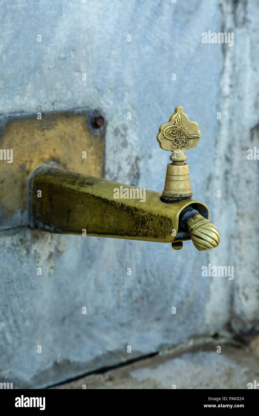 Waschung Wasserhahn, Neue Moschee, Istanbul, Türkei Stockfoto