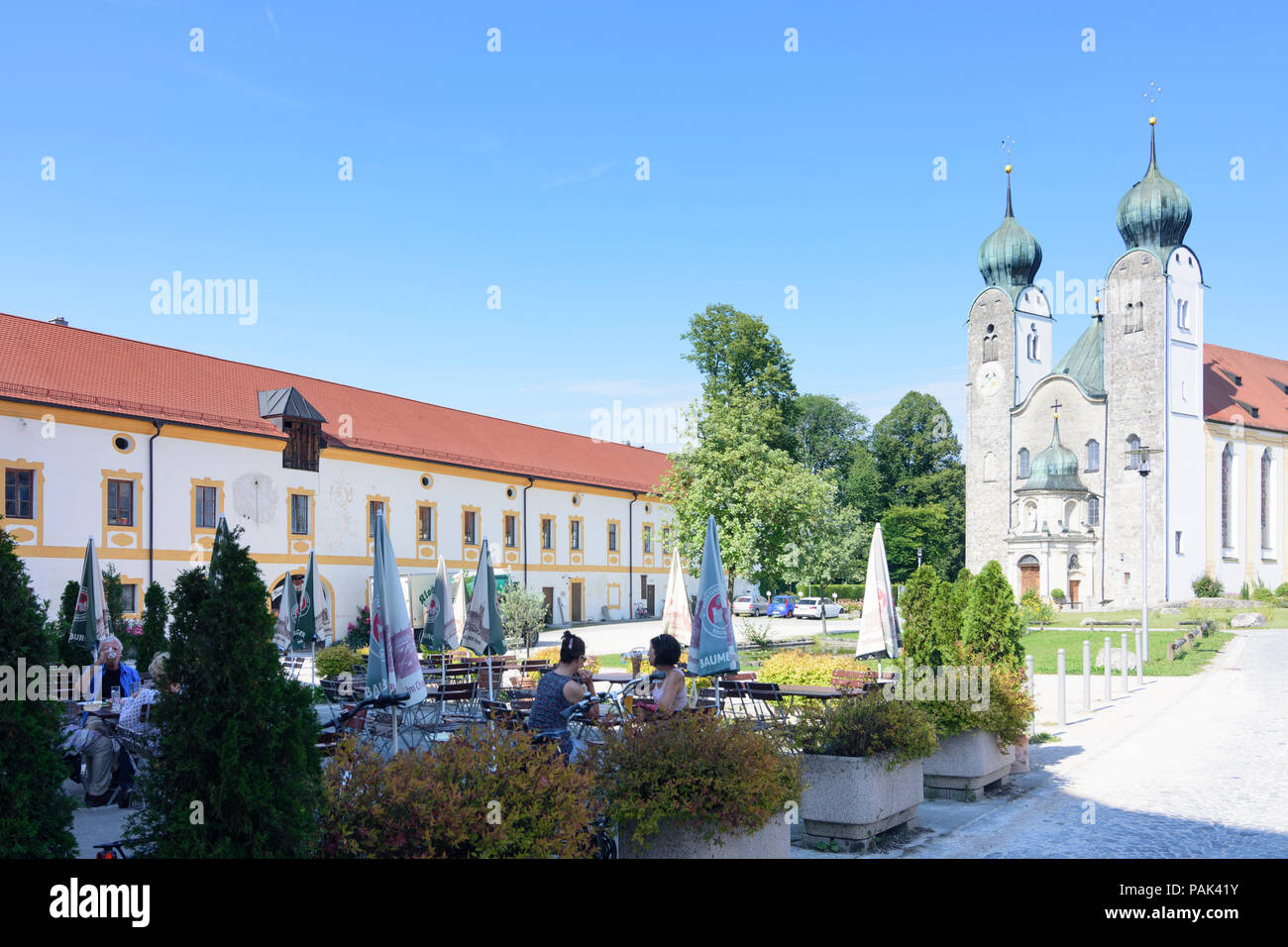 Altenmarkt an der Alz: baumburg Abtei und Klosterkirche St. Margaret in Deutschland, Bayern, Bayern, Oberbayern, Oberbayern Stockfoto