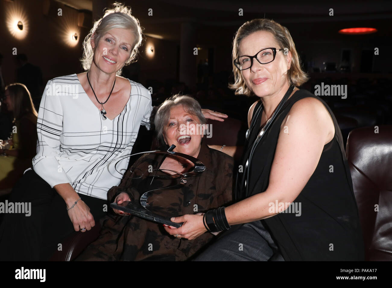Berlin, Deutschland. 23. Juli 2018. Marika (L), die Ehefrau des verstorbenen Schauspieler