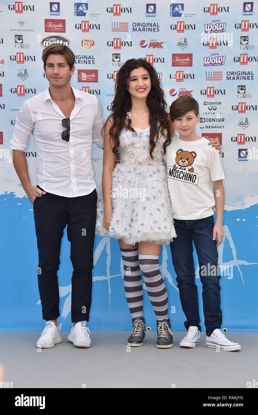 Giffoni Vallepiana, Italien. 24. Juli, 2018. Giffoni Vallepiana Giffoni Film Festival blauer Teppich, im Bild: Victorio D'Alessandro Chiara Frankreich Tiziano Francia (Heidi Bienvenida) Credit: Unabhängige Fotoagentur/Alamy leben Nachrichten Stockfoto