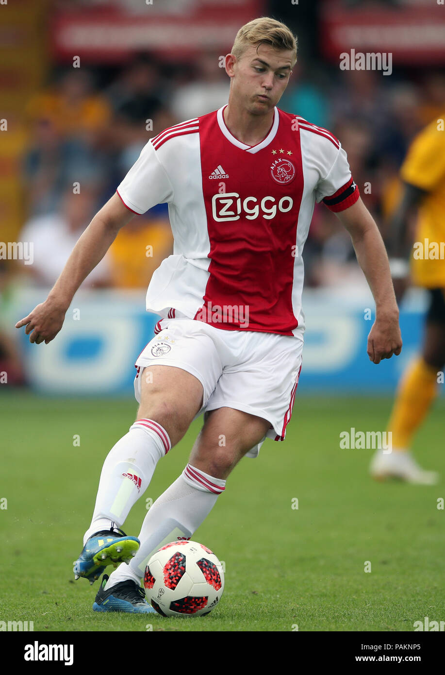 Ajax Matthijs De Ligt Wahrend Einer Saison Freundschaftsspiel Am Ufer Des Stadion Walsall Stockfotografie Alamy