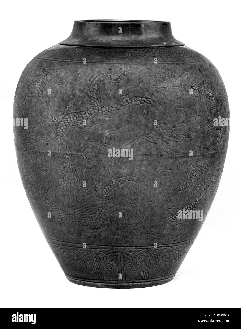 Jar. Kultur: China. Abmessungen: H.10 cm. (27,3 cm). Museum: Metropolitan Museum of Art, New York, USA. Stockfoto