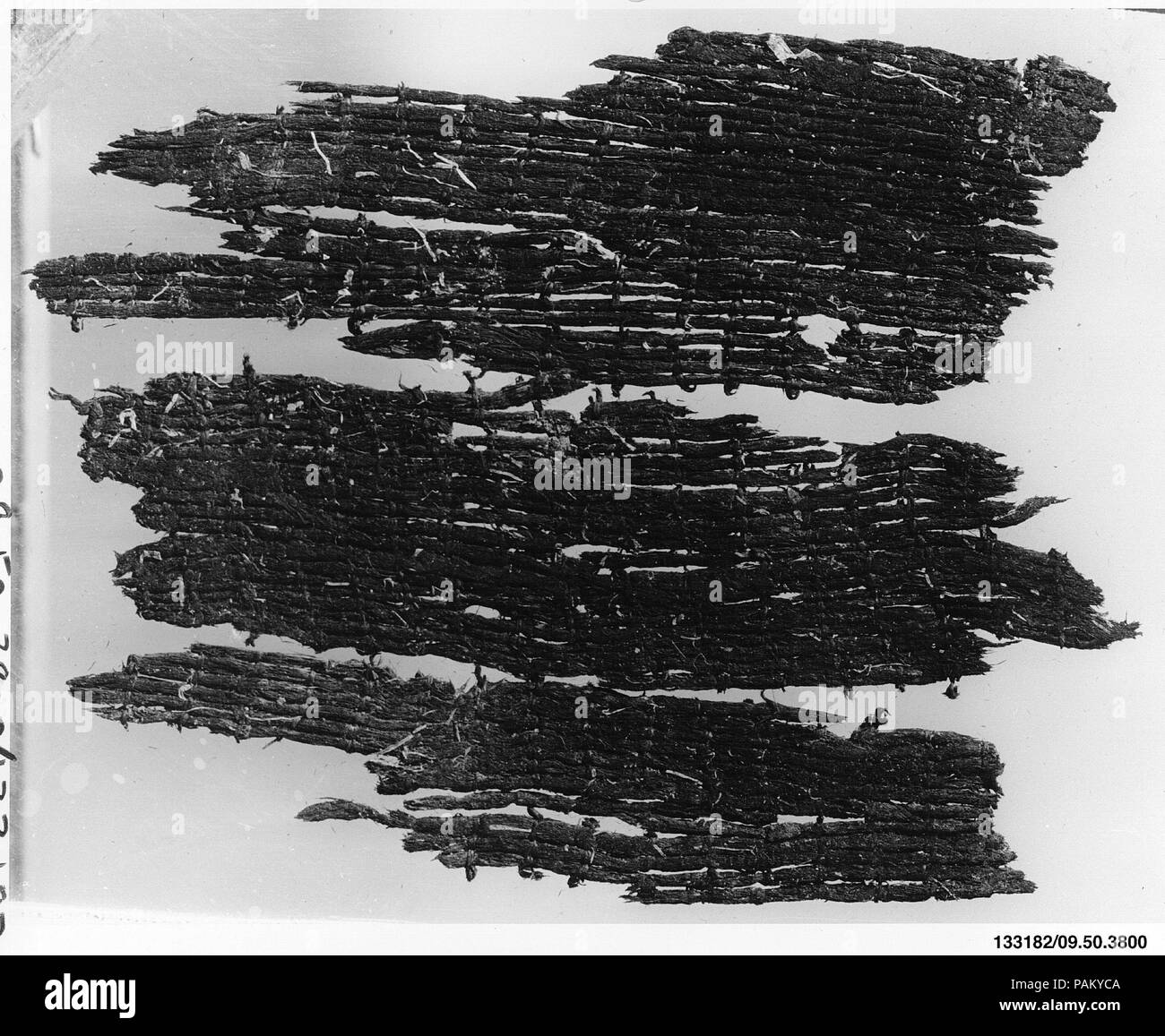 Textile Fragment. Kultur: Schweizer. Abmessungen: Insgesamt: 5 x 3 5/8 in. (12,7 x 9,2 cm). Museum: Metropolitan Museum of Art, New York, USA. Stockfoto