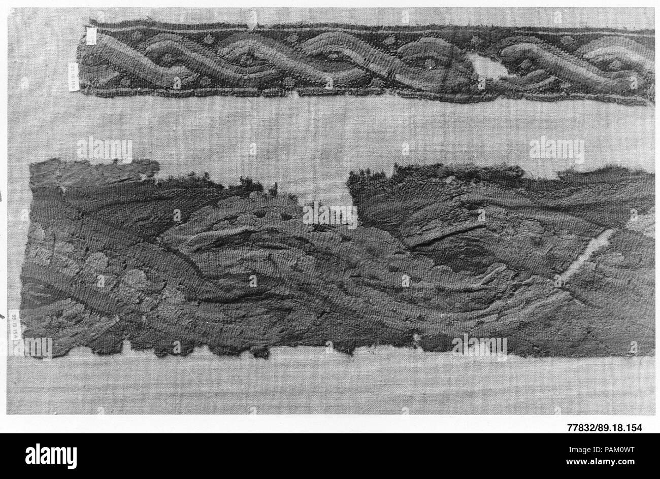 Fragment. Abmessungen: 2,25 Hoch 6,00 breit (5,71 cm hoch 15,24 cm breit). Datum: 5.-6. Jh.. Museum: Metropolitan Museum of Art, New York, USA. Stockfoto