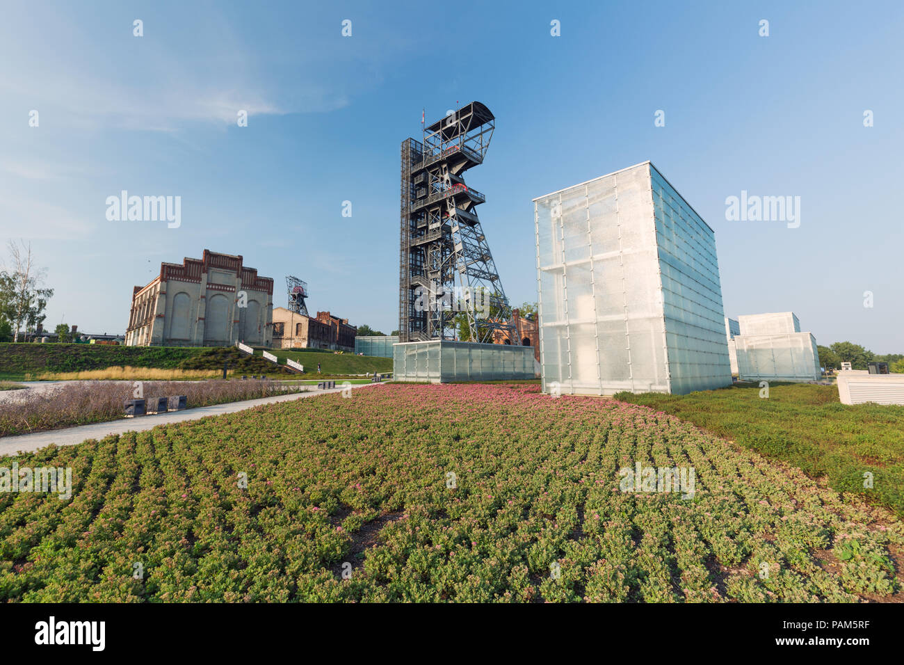 Katowice in Polen / industrielle Landschaft der alten Minenschacht Stockfoto