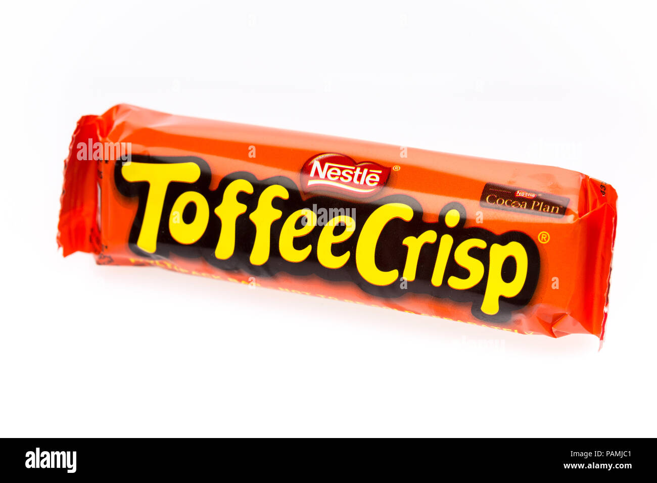 Nestle ToffeeCrisp Schokolade auf weißem Hintergrund Stockfoto