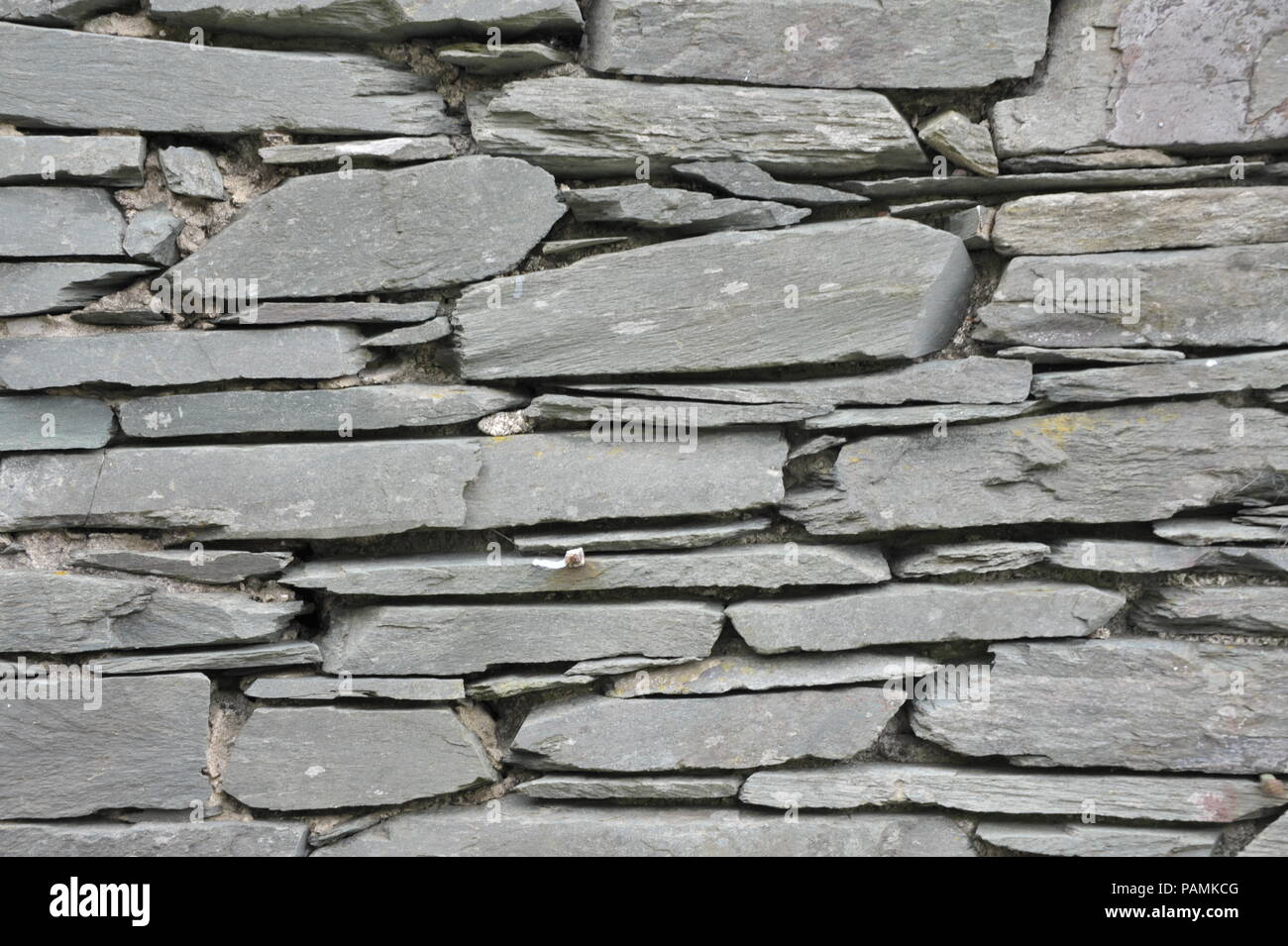 Ein blau Schiefer Wand in Keswick im Lake District in Großbritannien Stockfoto