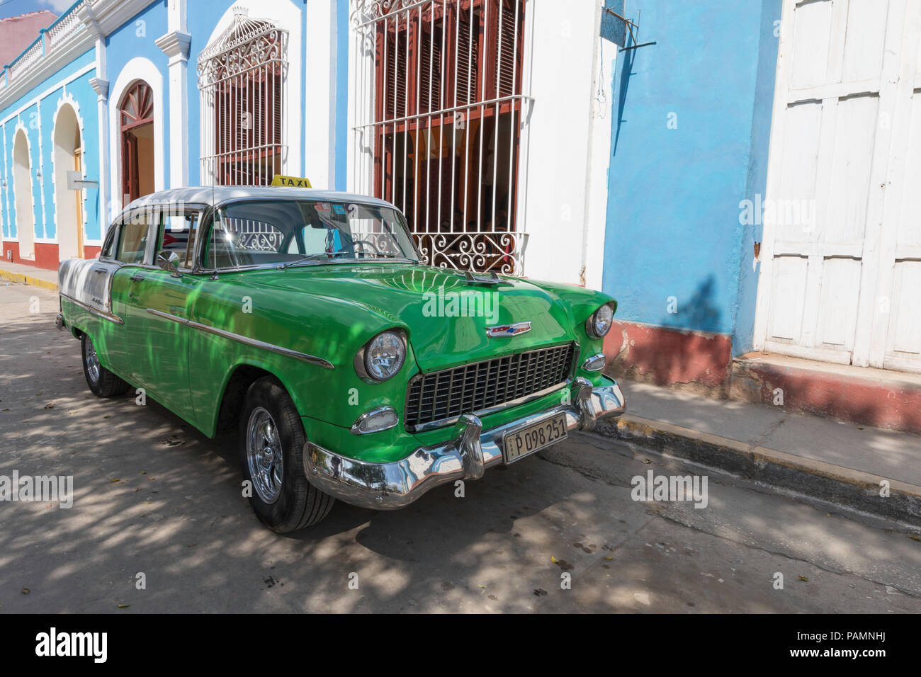 Ein Jahrgang 1955 Chevrolet Bel Air als Taxi in die UNESCO-Weltkulturerbe Stadt Trinidad, Kuba. Stockfoto