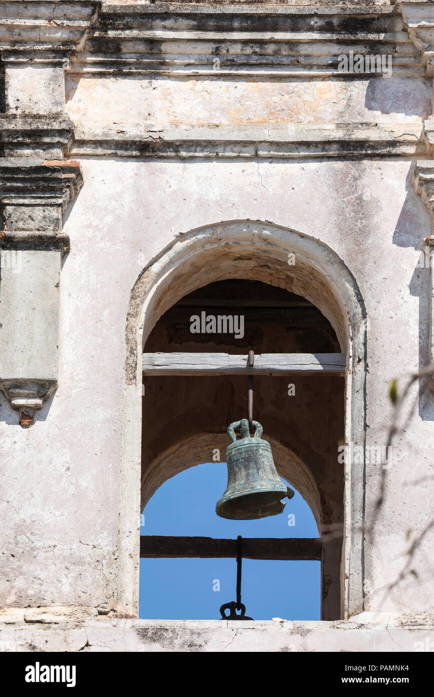 Außenansicht des inzwischen aufgegebenen Iglesia Santa Ana in der UNESCO Weltkulturerbe Stadt Trinidad, Kuba. Stockfoto