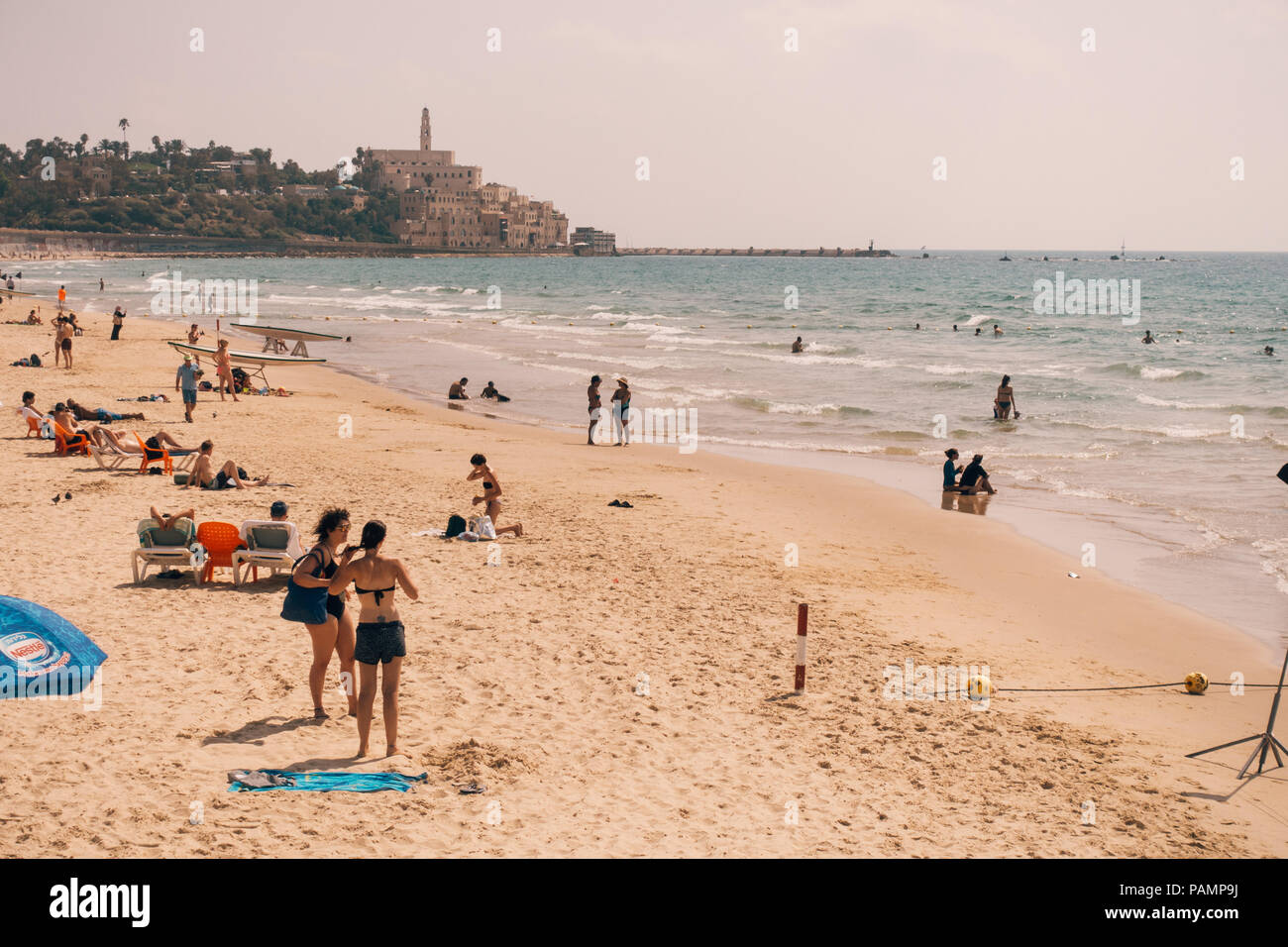 Ist ein extrem heißer Sommertag an Frishman Beach, Tel Aviv Stockfoto