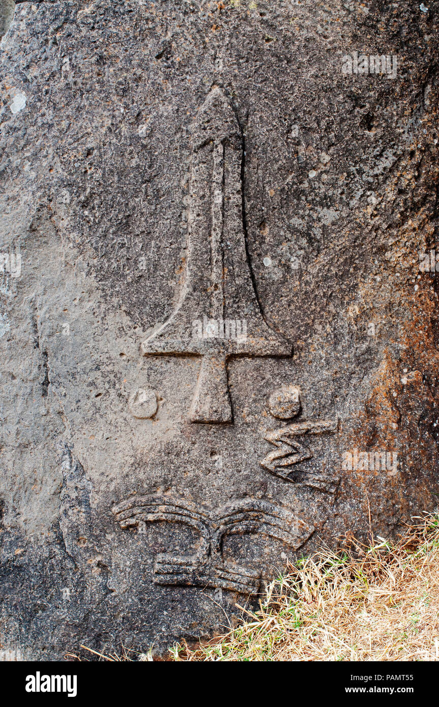 Tiya ist eine Stadt und archäologische Stätte bemerkenswert für Säulen mit geschnitzten Symbolen, insbesondere Schwerter. Stockfoto