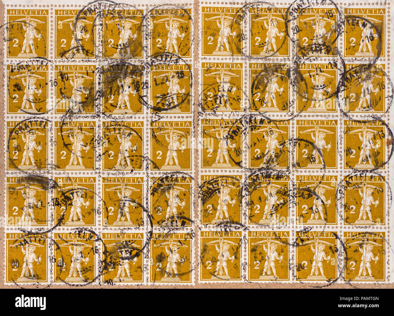 40 abgebrochen 2-Cent Schweizer 'Tell' 1910 Briefmarken auf Paket wrapper. Stockfoto
