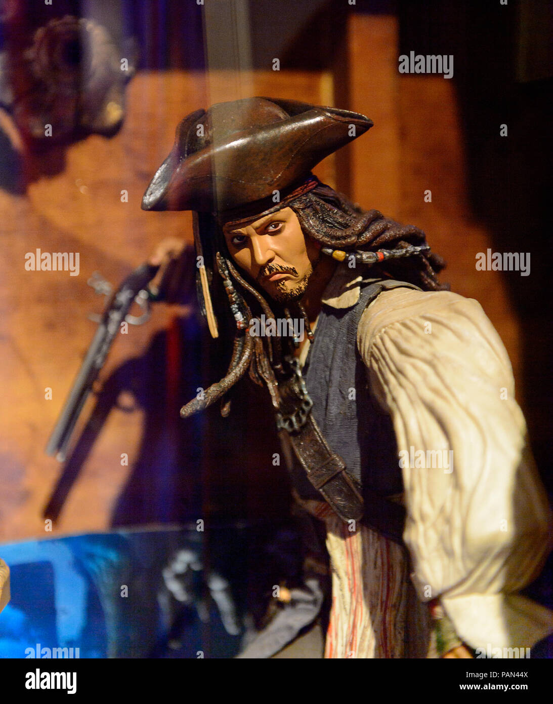 Genua, Italien - 4. Mai 2016: Johnny Depp als Jack Sparrow, Fluch der Karibik, internationale Kino Museum in Genua, Italien. Museum mit collecti Stockfoto