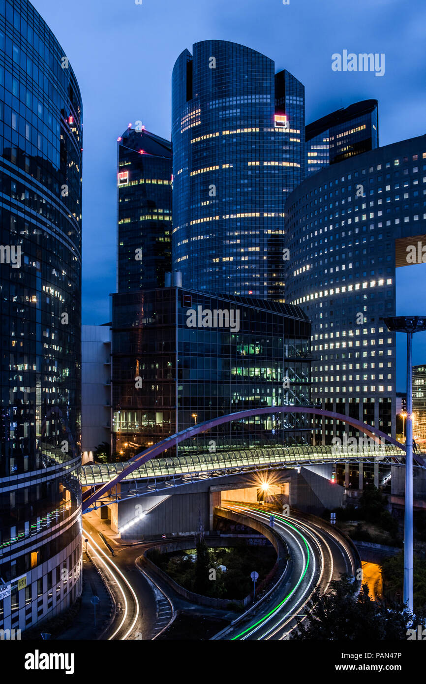 Bild von Sky scrappers in La Defense der Financial District in Paris Frankreich Stockfoto