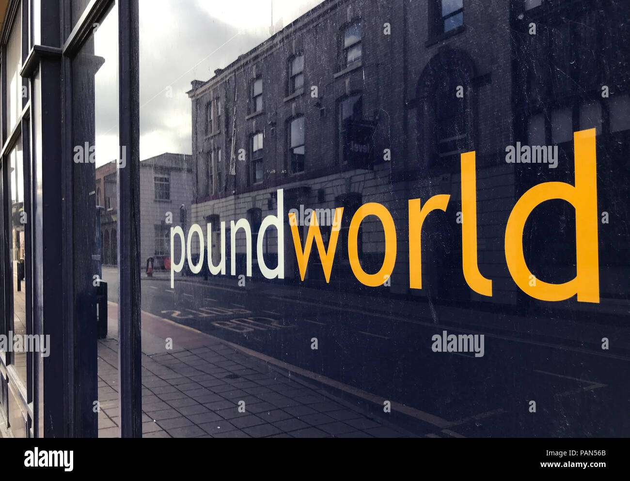 Poundworld Store (geschlossen) Bridge Street, Warrington, Cheshire, North West England, Großbritannien Stockfoto
