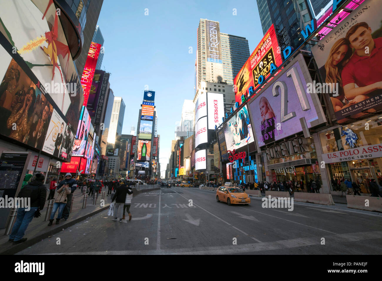 Times Square, Midtown, Manhattan, New York City, New York, USA, January 02, 2018    Photo © Fabio Mazzarella/Sintesi/Alamy Stock Photo Stockfoto