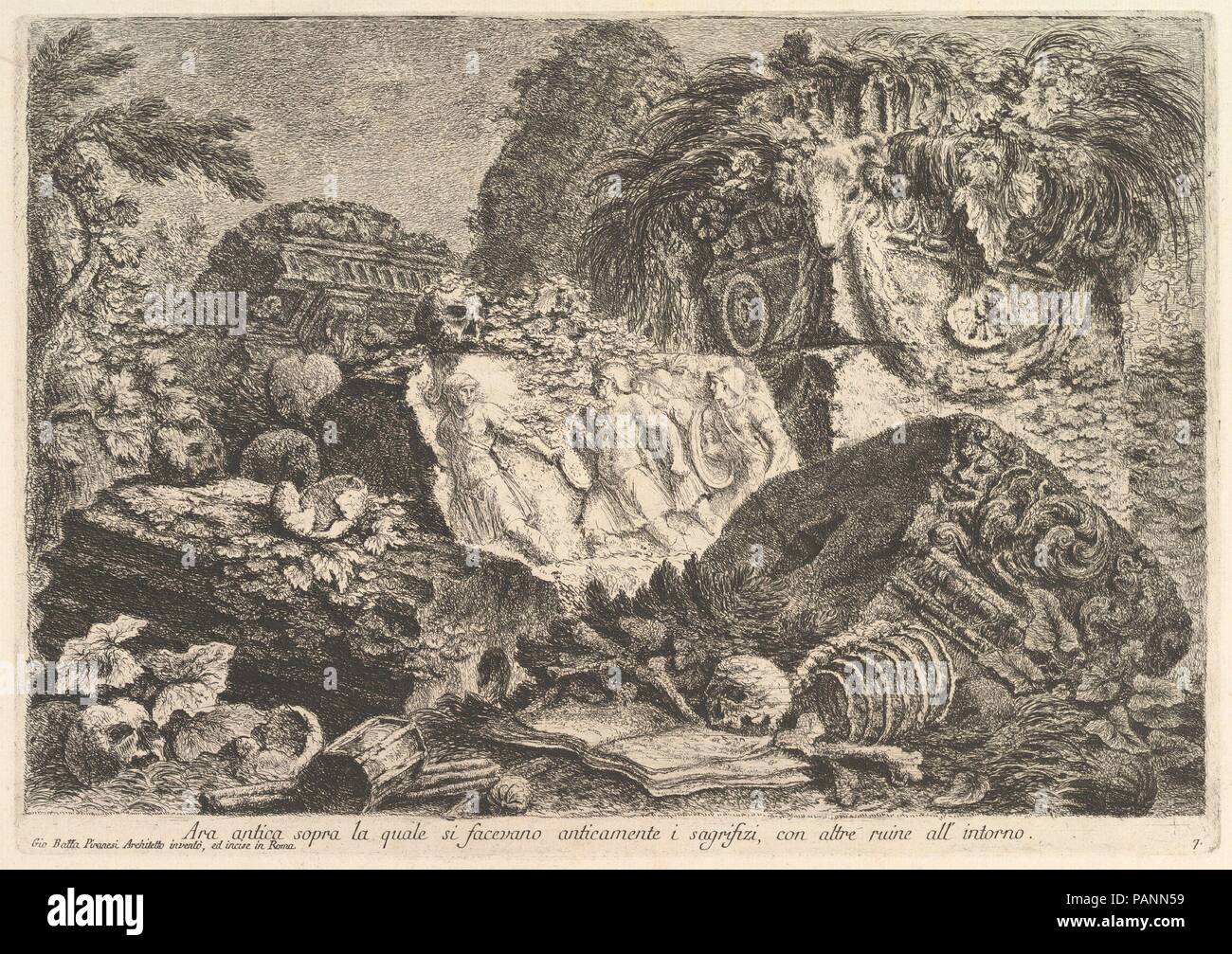 Alten Altar, auf dem Opfer in der Antike durchgeführt wurden, umgeben von anderen Ruinen (Ara antica Sopra la quale si facevano anticamente ich sagrifizi, con altre Ruine all'intorno). Artist: Giovanni Battista Piranesi (Italienisch, Mogliano Veneto Rom 1720-1778). Abmessungen: Platte: 9 1/2 x 13 3/4 in. (24,2 × 34,9 cm) Blatt: 13 1/4 x 19 7/16 in. (33,7 × 49,3 cm). Serie/Portfolio: Prima Parte di Architettura, e Prospettive (Teil eins der Architektur und Perspektiven). Datum: Ca. 1750. Museum: Metropolitan Museum of Art, New York, USA. Stockfoto