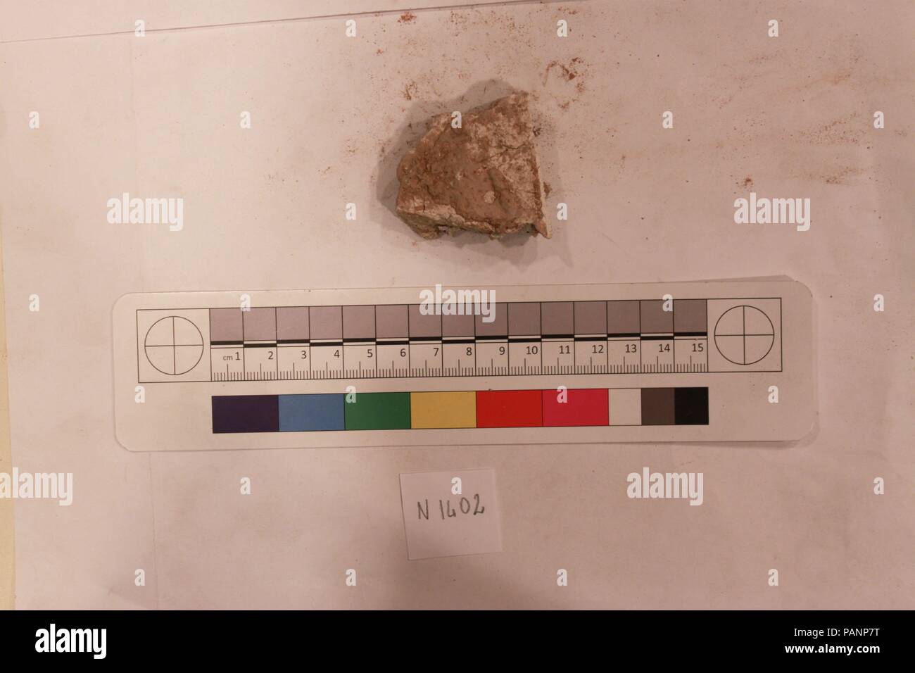 Fragment. Maße: L 4 x B 4 x H 2. Datum: wahrscheinlich 8. bis 12. Jahrhundert. Museum: Metropolitan Museum of Art, New York, USA. Stockfoto