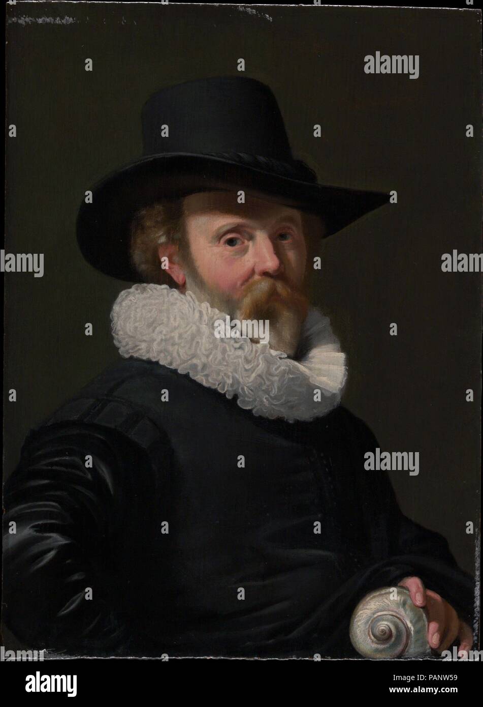 Porträt eines Mannes mit einer Shell. Artist: Thomas De Keyser (Niederländisch, Amsterdam (?) 1596/97 -1667 Amsterdam). Abmessungen: 9 3/8 x 6 3/4 in. (23,8 x 17,1 cm). Datum: Ca. 1625-26. Der Mann ist eine Shell, Sammler, in einem Alter, wenn aussenhandel bis eine breite Welt der natürlichen Kuriositäten geöffnet. Seine Frau hält ein Gleichgewicht, das Symbol der Tugend der Mäßigung. De Keyser war einer der führenden portraitists in Amsterdam während der 1620er und 1630er Jahren. Er ist am besten für kleine voller Länge Porträts bekannt, aber er auch lackiert große Gruppe Porträts und kleine Büste und halber Länge Porträts. Museum: Metropolitan Museum der Kunst, Stockfoto