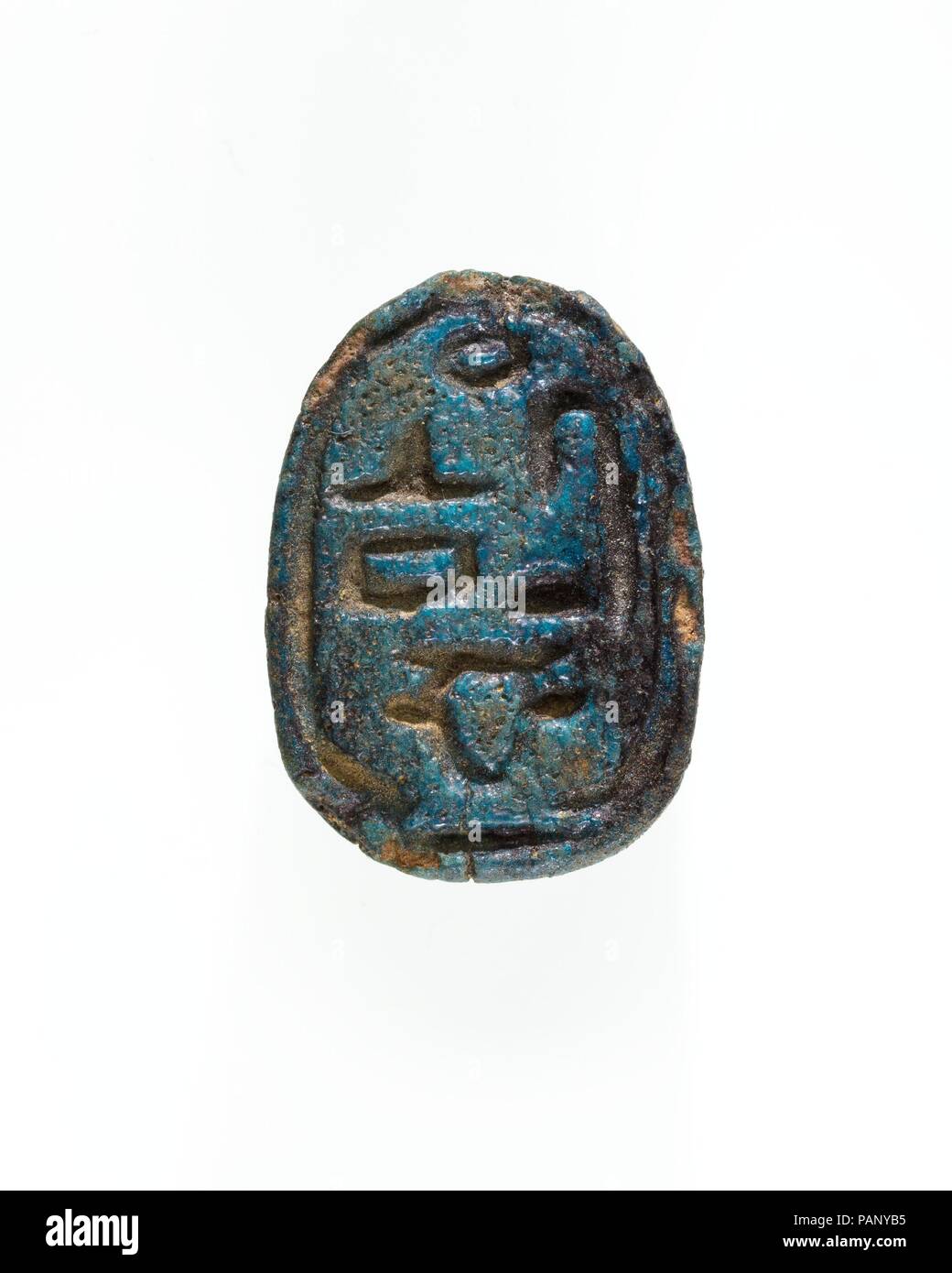 Skarabäus von AMENEMHAT I Abmessungen: L 1,7 × 2,4 × W. H. 1,1 cm (15/16 x 11/16 x 7/16 in.). Dynastie: Dynasty 13-17. Datum: Ca. 1802-1550 v. Chr.. Museum: Metropolitan Museum of Art, New York, USA. Stockfoto
