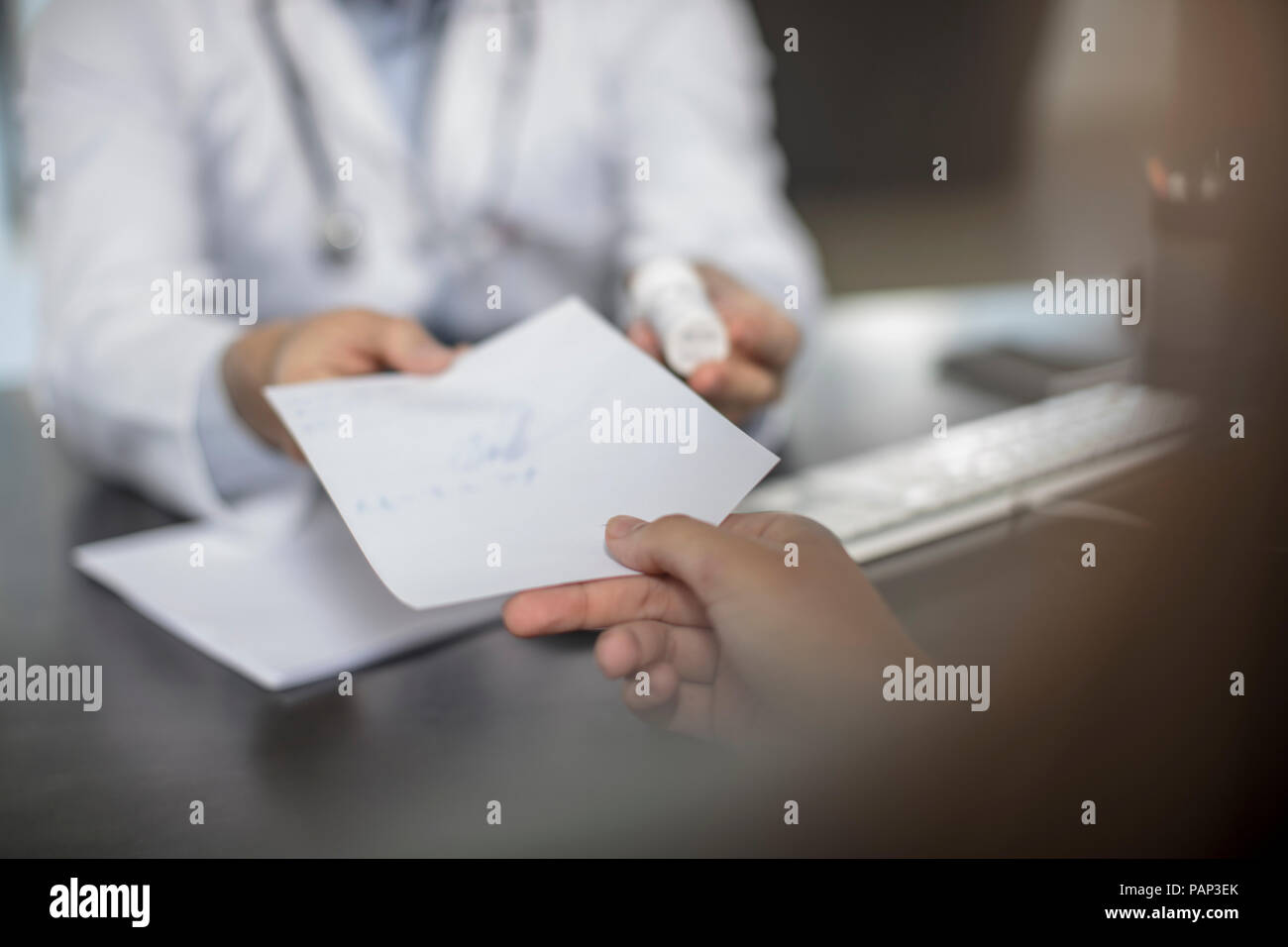 Arzt, Patient ein Hinweis Stockfoto