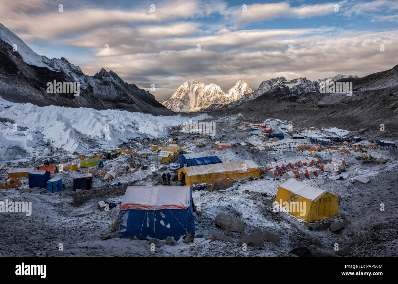 Nepal, Solo Khumbu, Everest, Sagamartha National Park, Zelte im Basislager Stockfoto